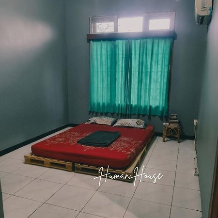 Bed and Breakfast Human House Surabaya Exterior foto